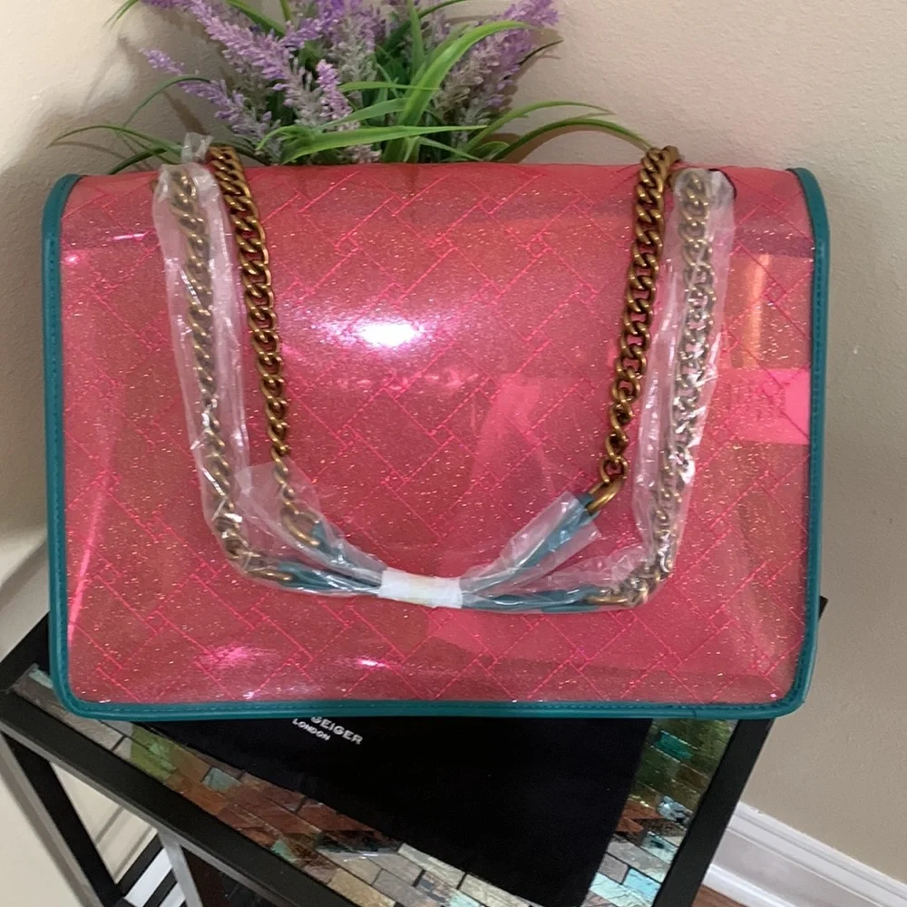 Kurt Geiger London XXL Kensington Vinyl Convertible Shoulder Bag - Picture 4 of 17